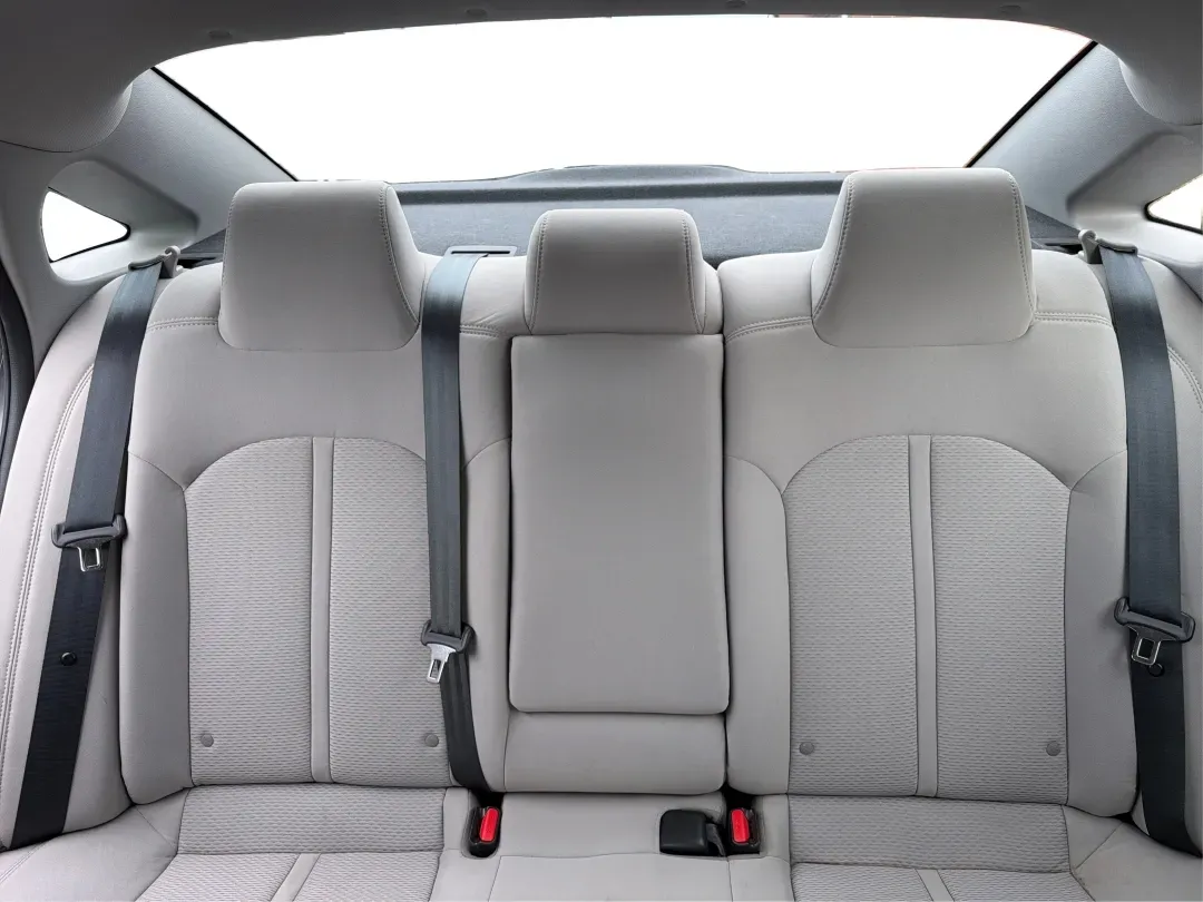 2018 Hyundai Sonata SE (5NPE24AF8JH) with an 2.4L I-4 gasoline direct injection engine, located at 8750 N County Rd 25A, Piqua, OH, 45356, (937) 908-9800, 40.164391, -84.232513 - **Elevate Your Daily Drive with the 2018 Hyundai Sonata SE Perfect for Commuters and Families Alike!**<br /> <br /> Are you looking for a reliable and stylish sedan that fits seamlessly into your busy lifestyle? Look no further than the 2018 Hyundai Sonata SE, available now at Advantage Car and Cre - Photo#12