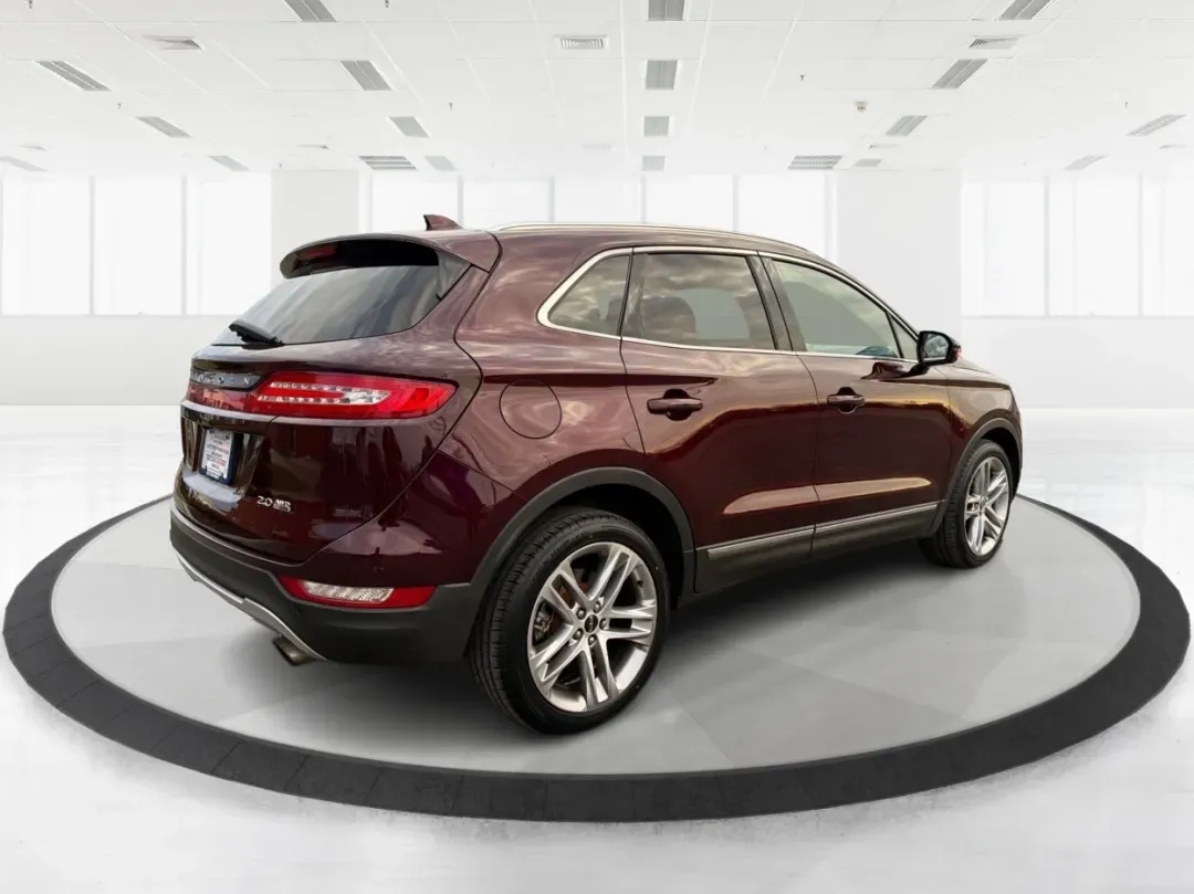 2016 Lincoln MKC Reserve (5LMCJ3D91GU) with an Other engine, located at 8750 N County Rd 25A, Piqua, OH, 45356, (937) 908-9800, 40.164391, -84.232513 - **Discover the Perfect Blend of Luxury and Functionality with the 2016 Lincoln MKC Reserve at Advantage Car and Credit - Piqua**<br /> <br /> Are you searching for a vehicle that seamlessly blends sophisticated style with everyday practicality? Look no further than the 2016 Lincoln MKC Reserve, avai - Photo#2