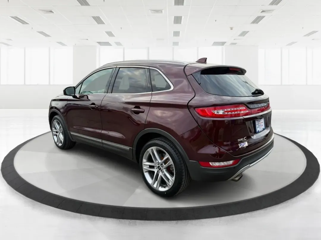 2016 Lincoln MKC Reserve (5LMCJ3D91GU) with an Other engine, located at 8750 N County Rd 25A, Piqua, OH, 45356, (937) 908-9800, 40.164391, -84.232513 - **Discover the Perfect Blend of Luxury and Functionality with the 2016 Lincoln MKC Reserve at Advantage Car and Credit - Piqua**<br /> <br /> Are you searching for a vehicle that seamlessly blends sophisticated style with everyday practicality? Look no further than the 2016 Lincoln MKC Reserve, avai - Photo#4