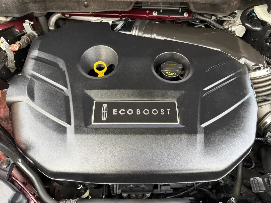 2016 Lincoln MKC Reserve (5LMCJ3D91GU) with an Other engine, located at 8750 N County Rd 25A, Piqua, OH, 45356, (937) 908-9800, 40.164391, -84.232513 - **Discover the Perfect Blend of Luxury and Functionality with the 2016 Lincoln MKC Reserve at Advantage Car and Credit - Piqua**<br /> <br /> Are you searching for a vehicle that seamlessly blends sophisticated style with everyday practicality? Look no further than the 2016 Lincoln MKC Reserve, avai - Photo#11