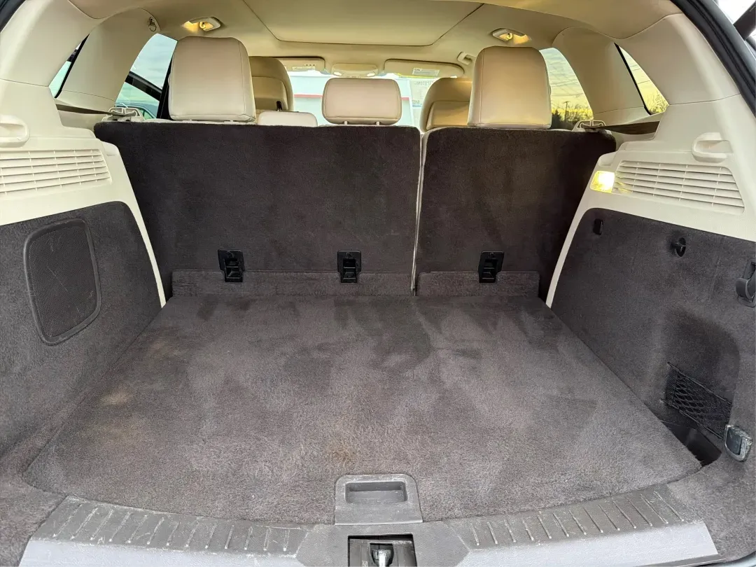 2016 Lincoln MKC Reserve (5LMCJ3D91GU) with an Other engine, located at 8750 N County Rd 25A, Piqua, OH, 45356, (937) 908-9800, 40.164391, -84.232513 - **Discover the Perfect Blend of Luxury and Functionality with the 2016 Lincoln MKC Reserve at Advantage Car and Credit - Piqua**<br /> <br /> Are you searching for a vehicle that seamlessly blends sophisticated style with everyday practicality? Look no further than the 2016 Lincoln MKC Reserve, avai - Photo#12