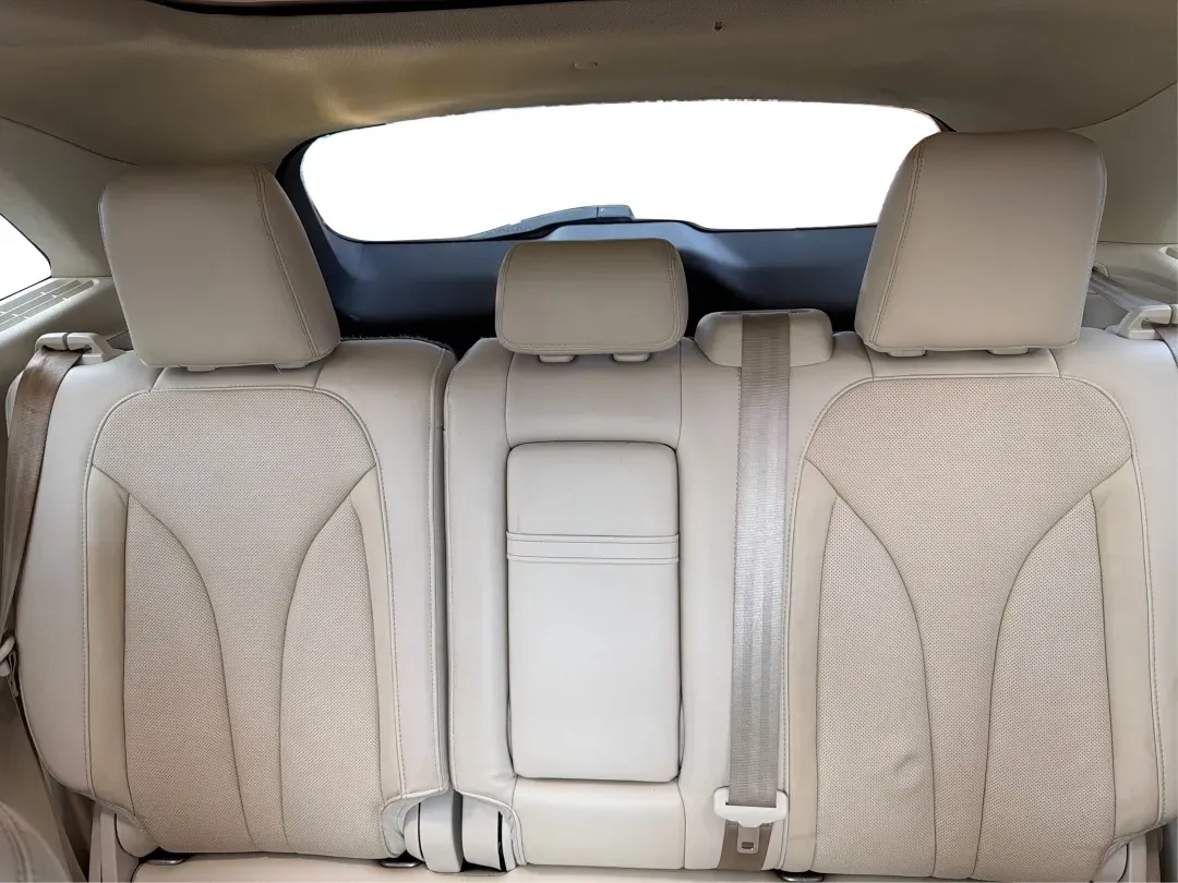 2016 Lincoln MKC Reserve (5LMCJ3D91GU) with an Other engine, located at 8750 N County Rd 25A, Piqua, OH, 45356, (937) 908-9800, 40.164391, -84.232513 - **Discover the Perfect Blend of Luxury and Functionality with the 2016 Lincoln MKC Reserve at Advantage Car and Credit - Piqua**<br /> <br /> Are you searching for a vehicle that seamlessly blends sophisticated style with everyday practicality? Look no further than the 2016 Lincoln MKC Reserve, avai - Photo#14