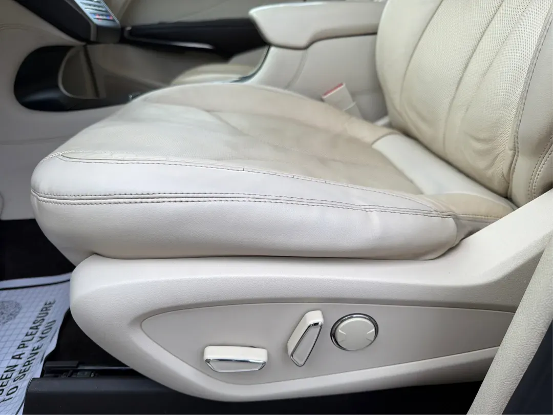 2016 Lincoln MKC Reserve (5LMCJ3D91GU) with an Other engine, located at 8750 N County Rd 25A, Piqua, OH, 45356, (937) 908-9800, 40.164391, -84.232513 - **Discover the Perfect Blend of Luxury and Functionality with the 2016 Lincoln MKC Reserve at Advantage Car and Credit - Piqua**<br /> <br /> Are you searching for a vehicle that seamlessly blends sophisticated style with everyday practicality? Look no further than the 2016 Lincoln MKC Reserve, avai - Photo#18