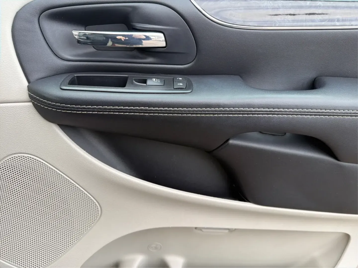 2015 Chrysler Town and Country Touring (2C4RC1BG4FR) with an 3.6L V-6 DOHC engine, located at 8750 N County Rd 25A, Piqua, OH, 45356, (937) 908-9800, 40.164391, -84.232513 - If you're searching for the perfect family vehicle that combines spaciousness, comfort, and advanced features, look no further than the 2015 Chrysler Town and Country Touring van available at Advantage Car and Credit in Piqua, OH. This passenger van is an ideal solution for growing families who ne - Photo#20