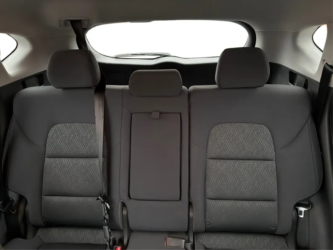 2018 Hyundai Tucson SE (KM8J23A42JU) with an Nu 2L I-4 gasoline direct injection engine, located at 8750 N County Rd 25A, Piqua, OH, 45356, (937) 908-9800, 40.164391, -84.232513 - **Explore the Open Road with the 2018 Hyundai Tucson at Advantage Car and Credit Piqua, OH**<br /> <br /> Are you ready to elevate your driving experience? Whether you're a growing family in need of extra space, a daily commuter looking for efficiency, or an adventure seeker craving weekend road tr - Photo#14