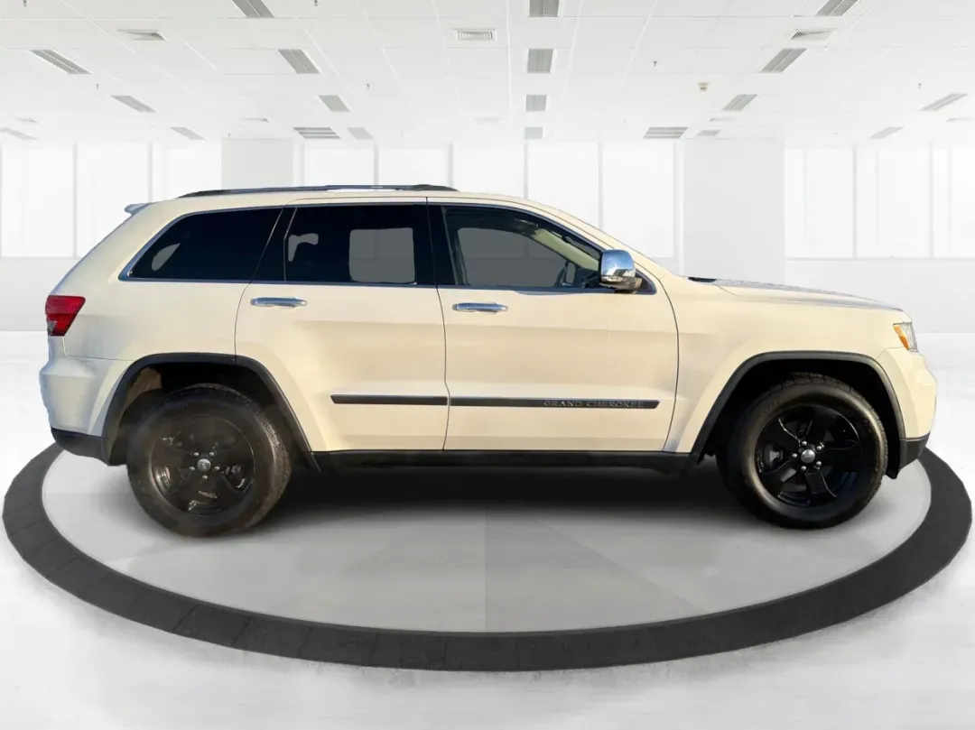 2011 Jeep Grand Cherokee Limited (1J4RR5GG7BC) with an Other engine, located at 1951 S Dayton Lakeview Rd., New Carlisle, OH, 45344, (937) 908-9800, 39.890999, -84.050255 - **Experience the Ultimate Adventure with This 2011 Jeep Grand Cherokee Limited!**<br /> <br /> Are you ready to elevate your weekend adventures and daily commutes? The 2011 Jeep Grand Cherokee Limited is designed for those who crave both versatility and luxury, making it the perfect choice for famil - Photo#1