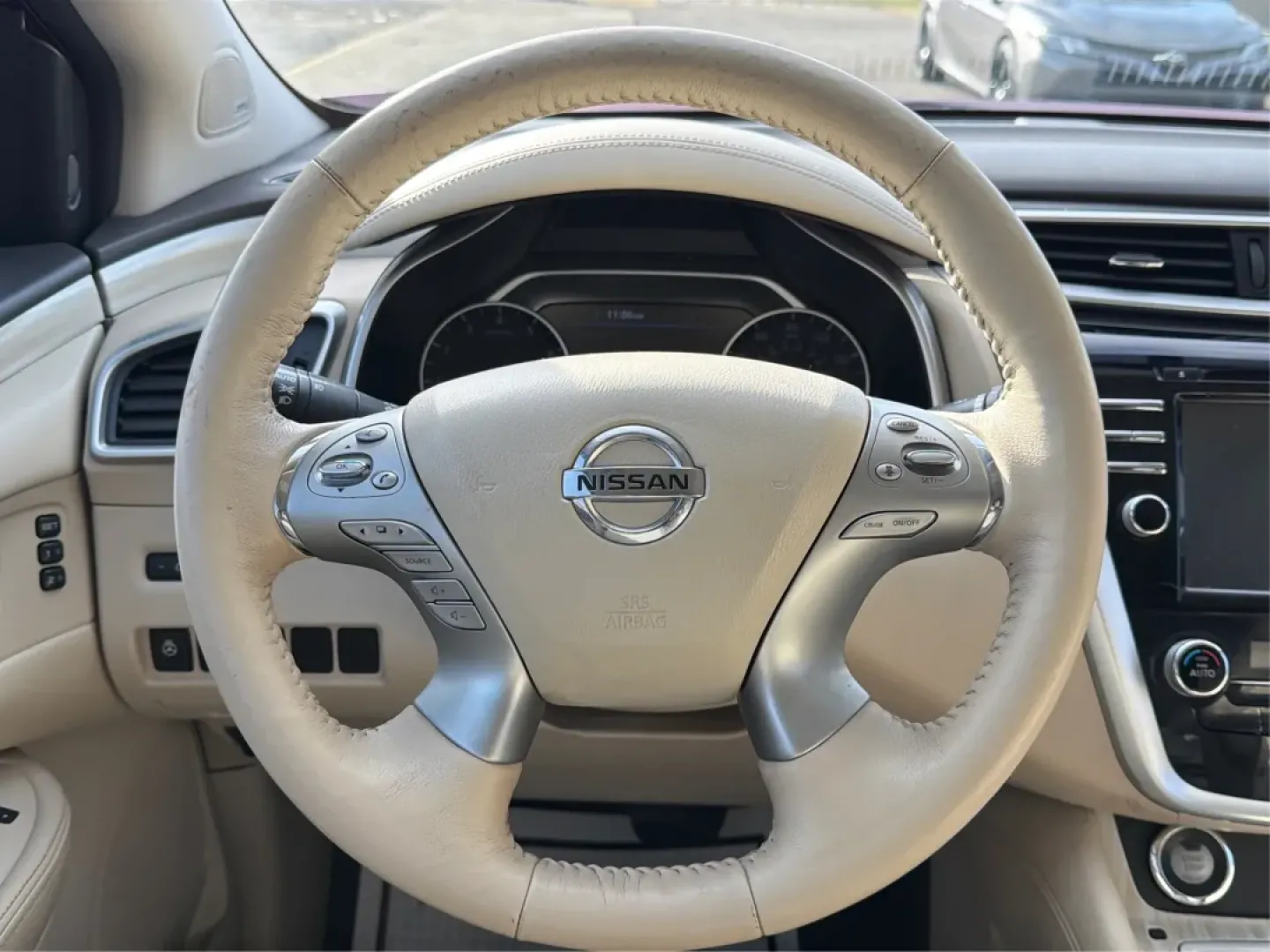 2018 Nissan Murano Platinum (5N1AZ2MGXJN) with an 3.5L V-6 DOHC engine, CVT transmission, located at 880 E. National Road, Vandalia, OH, 45377, (937) 908-9800, 39.891918, -84.183594 - **Adventure Awaits with the 2018 Nissan Murano Platinum at Advantage Car and Credit - Vandalia!**<br /> <br /> Are you ready to elevate your driving experience while enjoying the perfect blend of style, comfort, and reliability? The 2018 Nissan Murano Platinum is not just a vehicle; it's the key to - Photo#16