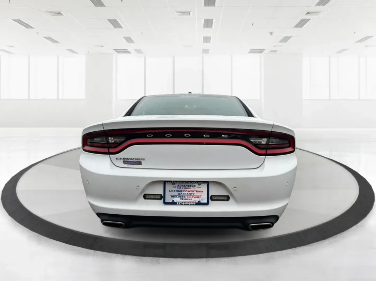 2015 Dodge Charger (2C3CDXBG3FH) with an 3.6L V-6 DOHC engine, located at 1099 N County Rd 25A , Troy, OH, 45373, (937) 908-9800, 40.057079, -84.212883 - Experience the thrill of the open road with the 2015 Dodge Charger SE, a powerful sedan that perfectly balances performance and comfort. This vehicle is an ideal choice for those looking to elevate their daily commute or make unforgettable road trips. Whether you're navigating through the charming s - Photo#3