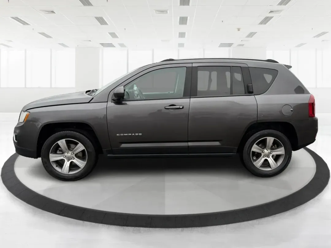 2017 Jeep Compass High Altitude 4x4 (1C4NJDEBXHD) with an 2.4L I-4 DOHC engine, located at 4508 South Dixie Dr, Moraine, OH, 45439, (937) 908-9800, 39.689976, -84.218452 - **Adventure Awaits with the 2017 Jeep Compass High Altitude 4x4!**<br /> <br /> If you're dreaming of weekend getaways, outdoor excursions, or simply need a reliable vehicle for your daily commute, the 2017 Jeep Compass High Altitude 4x4 is your ticket to adventure. Here at Advantage Car and Credit - Photo#5
