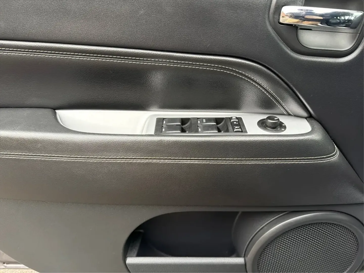 2017 Jeep Compass High Altitude 4x4 (1C4NJDEBXHD) with an 2.4L I-4 DOHC engine, 6A transmission, located at 401 Woodman Dr, Riverside, OH, 45431, (937) 908-9800, 39.760899, -84.123421 - **Adventure Awaits with the 2017 Jeep Compass High Altitude 4x4!**<br /> <br /> If you're dreaming of weekend getaways, outdoor excursions, or simply need a reliable vehicle for your daily commute, the 2017 Jeep Compass High Altitude 4x4 is your ticket to adventure. Here at Advantage Car and Credit - Photo#18