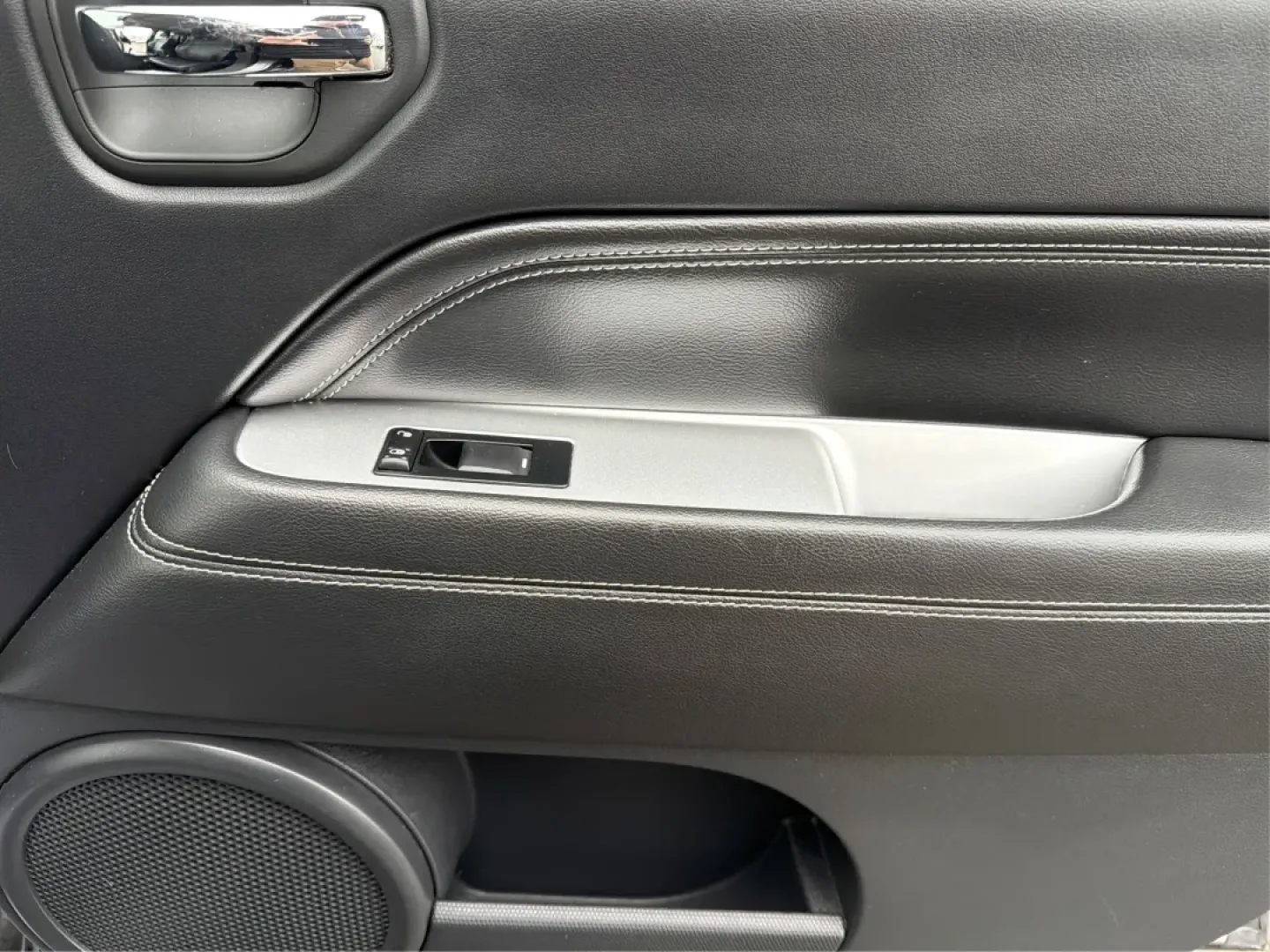 2017 Jeep Compass High Altitude 4x4 (1C4NJDEBXHD) with an 2.4L I-4 DOHC engine, 6A transmission, located at 401 Woodman Dr, Riverside, OH, 45431, (937) 908-9800, 39.760899, -84.123421 - **Adventure Awaits with the 2017 Jeep Compass High Altitude 4x4!**<br /> <br /> If you're dreaming of weekend getaways, outdoor excursions, or simply need a reliable vehicle for your daily commute, the 2017 Jeep Compass High Altitude 4x4 is your ticket to adventure. Here at Advantage Car and Credit - Photo#19