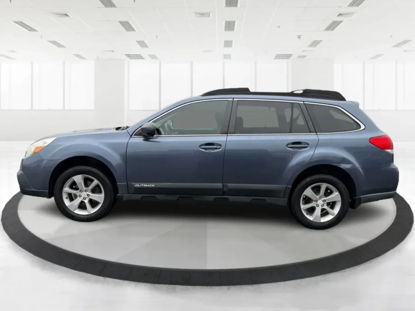 2014 Subaru Outback 2.5i (4S4BRCAC5E3) with an 2.5L H-4 DOHC engine, Continuously Variable Transmission (CVT) transmission, located at 1230 East Main St, Xenia, OH, 45385, (937) 908-9800, 39.688026, -83.910172 - **Adventure Awaits with the 2014 Subaru Outback 2.5i at Advantage Car and Credit - Xenia!**<br /> <br /> Are you ready to elevate your lifestyle with a vehicle designed for both comfort and adventure? The 2014 Subaru Outback 2.5i is your perfect companion for weekend getaways, family road trips, or - Photo#5