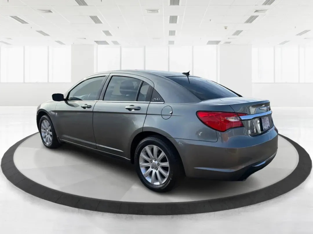 2012 Chrysler 200 Touring (1C3CCBBG2CN) with an Other engine, located at 880 E. National Road, Vandalia, OH, 45377, (937) 908-9800, 39.891918, -84.183594 - Discover the perfect blend of style, comfort, and affordability with the 2012 Chrysler 200 Touring sedan, available now at Advantage Car and Credit in Vandalia, OH. This vehicle is ideal for budget-conscious buyers seeking a reliable ride for daily commutes or weekend adventures. With its sleek Tung - Photo#4