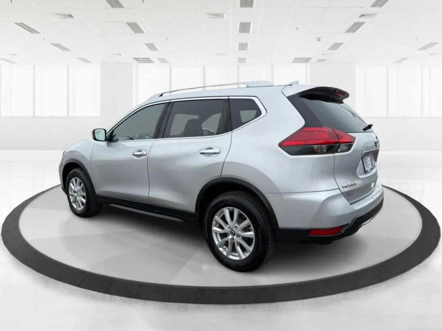 2017 Nissan Rogue SV (JN8AT2MV5HW) with an 2.5L I-4 DOHC engine, located at 401 Woodman Dr, Riverside, OH, 45431, (937) 908-9800, 39.760899, -84.123421 - **Explore the Open Road with the 2017 Nissan Rogue SV Your Perfect Family SUV!**<br /> <br /> Are you looking for a vehicle that effortlessly combines style, practicality, and versatility? The 2017 Nissan Rogue SV is the ultimate choice for growing families and adventure seekers alike. With its spa - Photo#4