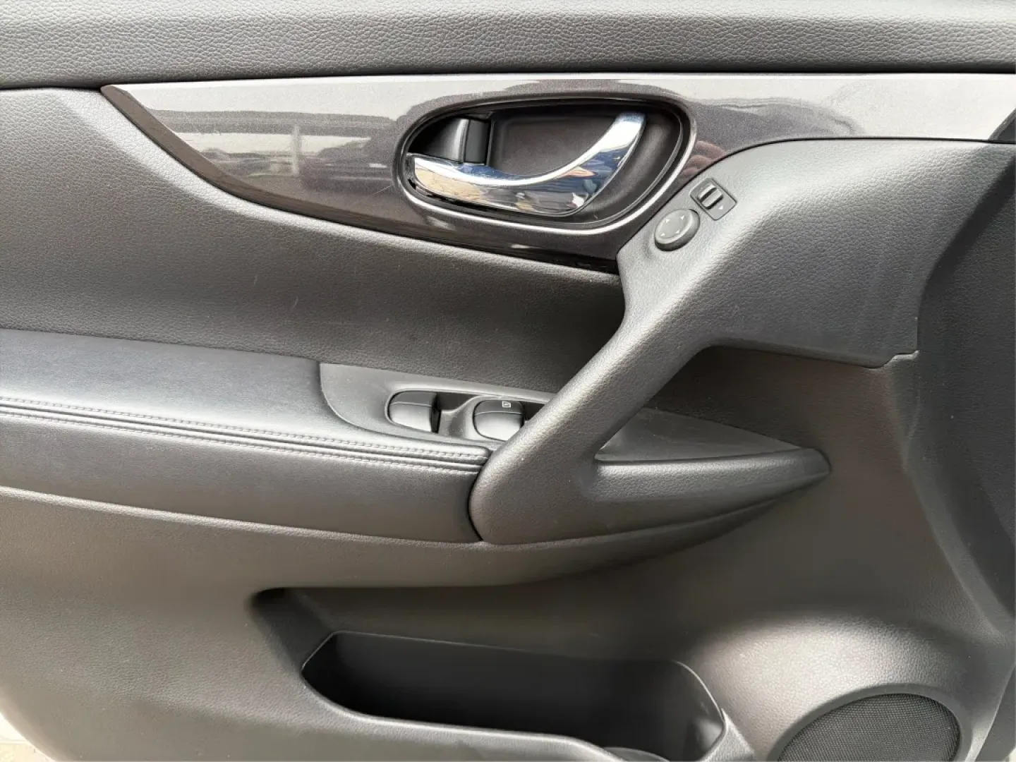 2017 Nissan Rogue SV (JN8AT2MV5HW) with an 2.5L I-4 DOHC engine, located at 401 Woodman Dr, Riverside, OH, 45431, (937) 908-9800, 39.760899, -84.123421 - **Explore the Open Road with the 2017 Nissan Rogue SV Your Perfect Family SUV!**<br /> <br /> Are you looking for a vehicle that effortlessly combines style, practicality, and versatility? The 2017 Nissan Rogue SV is the ultimate choice for growing families and adventure seekers alike. With its spa - Photo#18