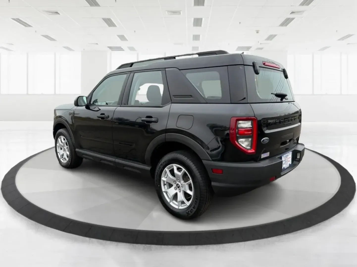 2021 Ford Bronco Sport Base (3FMCR9A63MR) with an 1.5L L3 engine, 8A transmission, located at 1230 East Main St, Xenia, OH, 45385, (937) 908-9800, 39.688026, -83.910172 - Experience adventure like never before with the rugged 2021 Ford Bronco Sport Base, now available at Advantage Car and Credit in Xenia, OH! Perfect for outdoor enthusiasts and weekend warriors, this versatile SUV is designed to handle both urban streets and off-road trails. With stylish elegance and - Photo#4