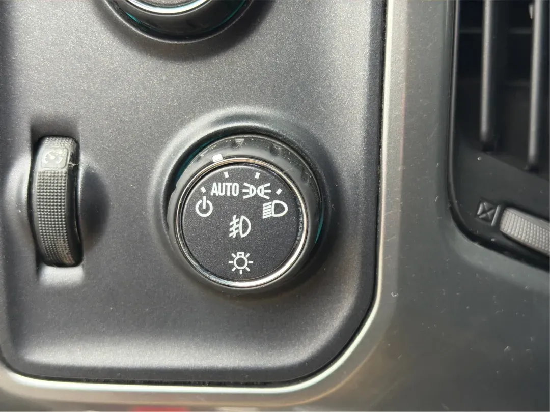 2017 Chevrolet Silverado 1500 2LT (1GCVKREC2HZ) with an EcoTec3 4.3L V-6 gasoline direct injection engine, located at 1184 Kauffman Ave, Fairborn, OH, 45324, (937) 908-9800, 39.807072, -84.030914 - 2017 Chevrolet Silverado 1500 2LT - Photo#16