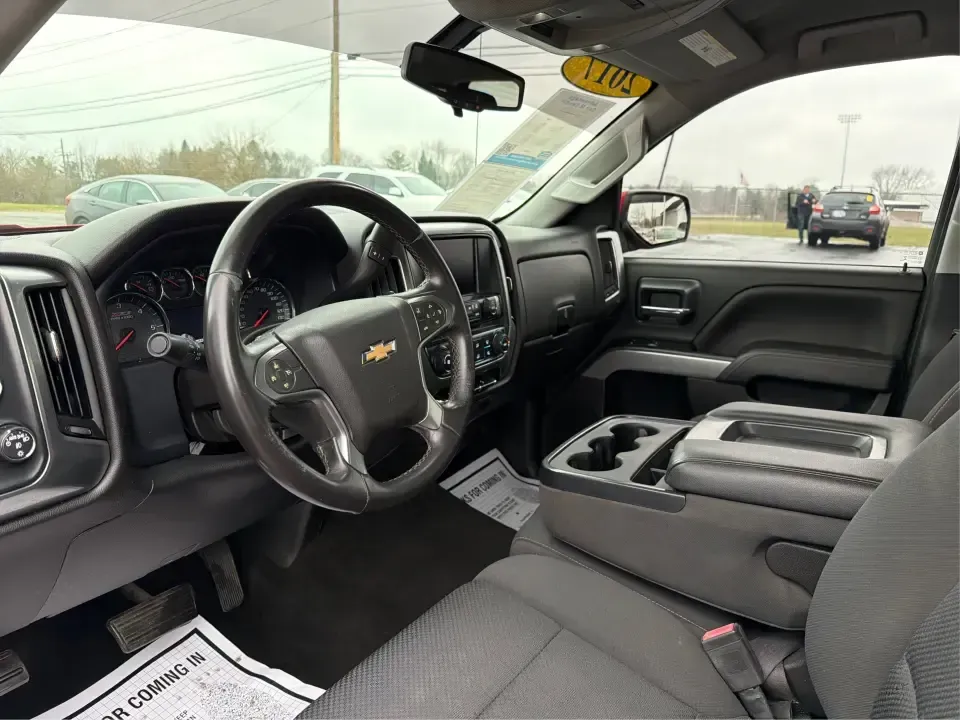 2017 Chevrolet Silverado 1500 2LT (1GCVKREC2HZ) with an EcoTec3 4.3L V-6 gasoline direct injection engine, 6A transmission, located at 1184 Kauffman Ave, Fairborn, OH, 45324, (937) 908-9800, 39.807072, -84.030914 - **Unleash Adventure with the 2017 Chevrolet Silverado 1500 at Advantage Car and Credit Moraine, OH!**<br /> <br /> Are you ready to conquer your daily commute or embark on thrilling weekend adventures? The 2017 Chevrolet Silverado 1500 is more than just a truck; it's a lifestyle choice perfect for - Photo#9