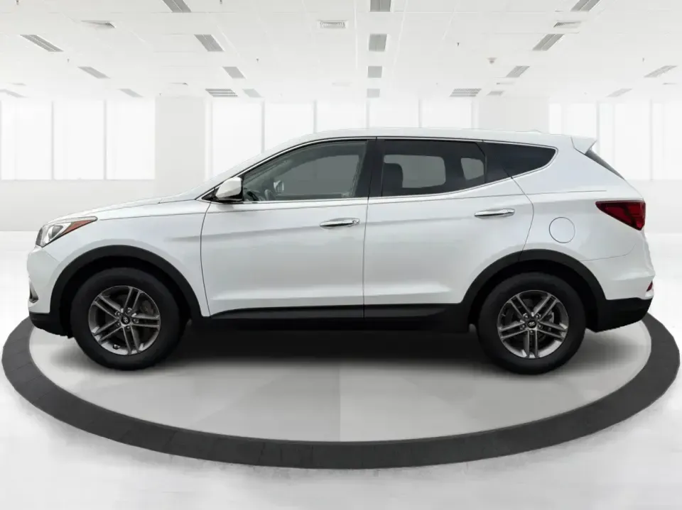 2017 Hyundai Santa Fe 2.4L (5NMZTDLB2HH) with an Theta II 2.4L I-4 gasoline direct injection engine, 6A transmission, located at 4508 South Dixie Dr, Moraine, OH, 45439, (937) 908-9800, 39.689976, -84.218452 - **Elevate Your Family Adventures with the 2017 Hyundai Santa Fe at Advantage Car and Credit!**<br /> <br /> Are you searching for the perfect vehicle to accommodate your growing family or to enhance your weekend getaways? Look no further! The 2017 Hyundai Santa Fe is a versatile and spacious SUV des - Photo#5