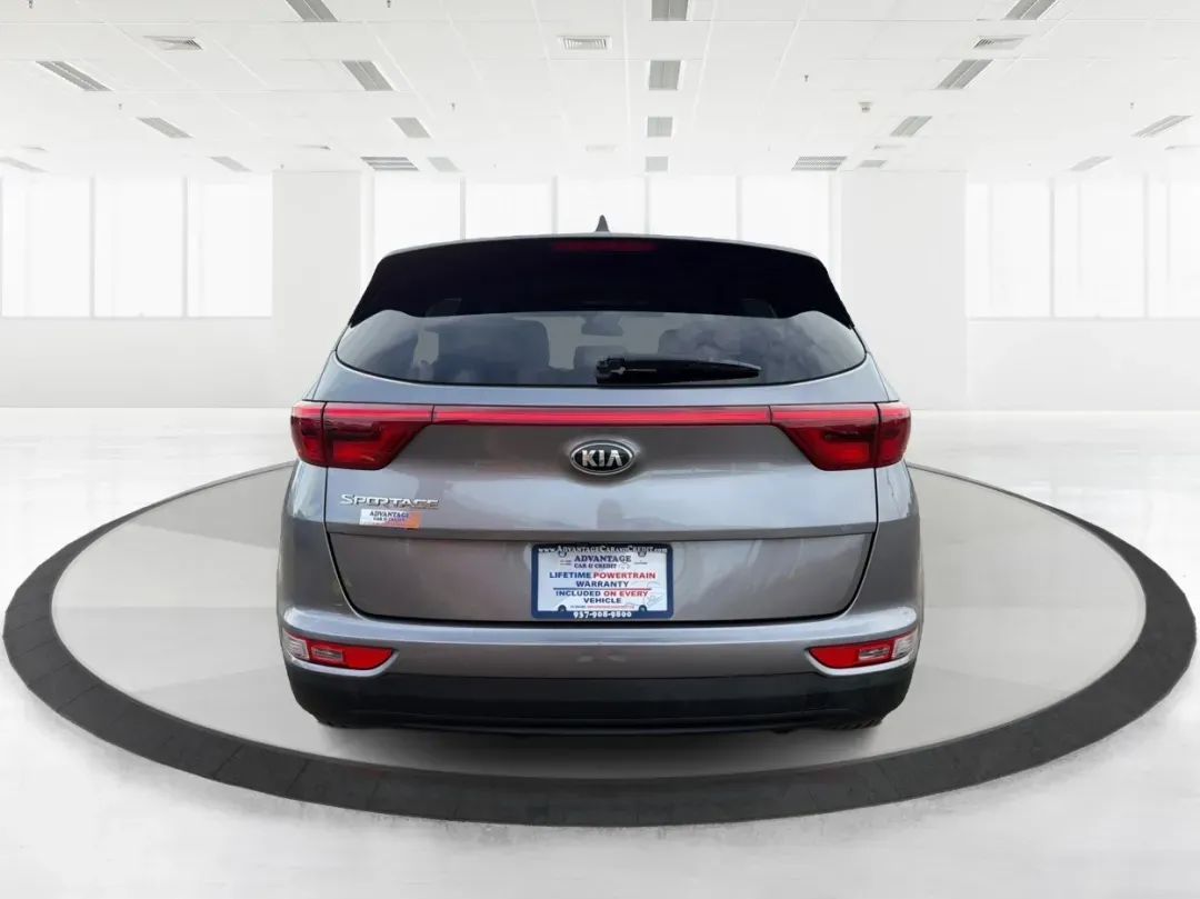 2017 Kia Sportage LX (KNDPMCAC2H7) with an Theta II 2.4L I-4 gasoline direct injection engine, 6A transmission, located at 1230 East Main St, Xenia, OH, 45385, (937) 908-9800, 39.688026, -83.910172 - **Adventure Awaits with the 2017 Kia Sportage LX at Advantage Car and Credit - Riverside!**<br /> <br /> Are you looking for a versatile crossover that seamlessly fits into your active lifestyle? The 2017 Kia Sportage LX is your ticket to weekend adventures, family road trips, and daily commutes. Wi - Photo#3