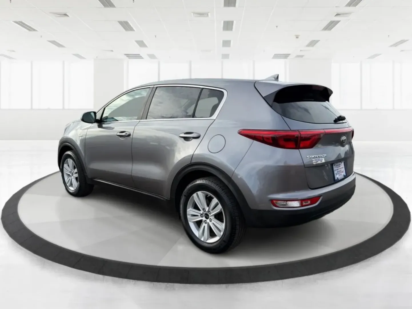 2017 Kia Sportage LX (KNDPMCAC2H7) with an Theta II 2.4L I-4 gasoline direct injection engine, 6A transmission, located at 1230 East Main St, Xenia, OH, 45385, (937) 908-9800, 39.688026, -83.910172 - **Adventure Awaits with the 2017 Kia Sportage LX at Advantage Car and Credit - Riverside!**<br /> <br /> Are you looking for a versatile crossover that seamlessly fits into your active lifestyle? The 2017 Kia Sportage LX is your ticket to weekend adventures, family road trips, and daily commutes. Wi - Photo#4