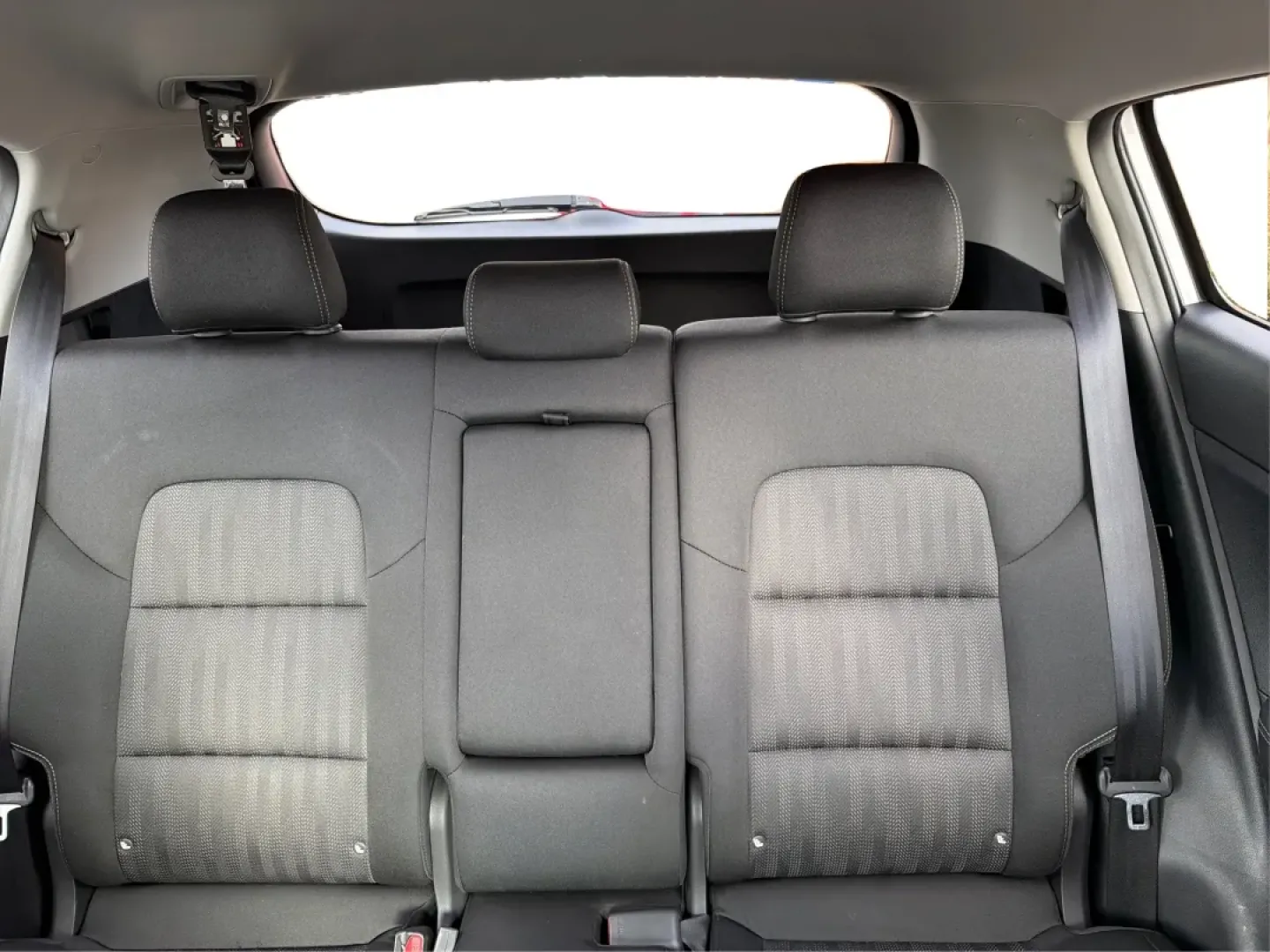 2017 Kia Sportage LX (KNDPMCAC2H7) with an Theta II 2.4L I-4 gasoline direct injection engine, 6A transmission, located at 1230 East Main St, Xenia, OH, 45385, (937) 908-9800, 39.688026, -83.910172 - **Adventure Awaits with the 2017 Kia Sportage LX at Advantage Car and Credit - Riverside!**<br /> <br /> Are you looking for a versatile crossover that seamlessly fits into your active lifestyle? The 2017 Kia Sportage LX is your ticket to weekend adventures, family road trips, and daily commutes. Wi - Photo#14