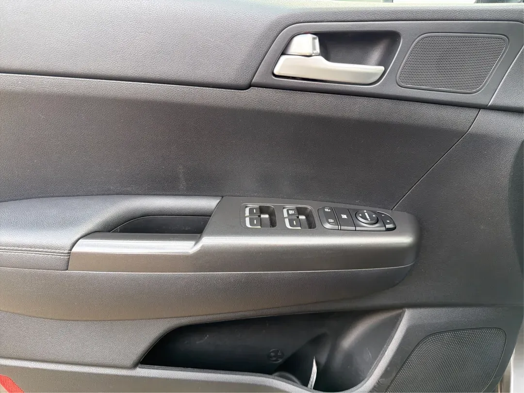 2017 Kia Sportage LX (KNDPMCAC2H7) with an Theta II 2.4L I-4 gasoline direct injection engine, 6A transmission, located at 1230 East Main St, Xenia, OH, 45385, (937) 908-9800, 39.688026, -83.910172 - **Adventure Awaits with the 2017 Kia Sportage LX at Advantage Car and Credit - Riverside!**<br /> <br /> Are you looking for a versatile crossover that seamlessly fits into your active lifestyle? The 2017 Kia Sportage LX is your ticket to weekend adventures, family road trips, and daily commutes. Wi - Photo#17