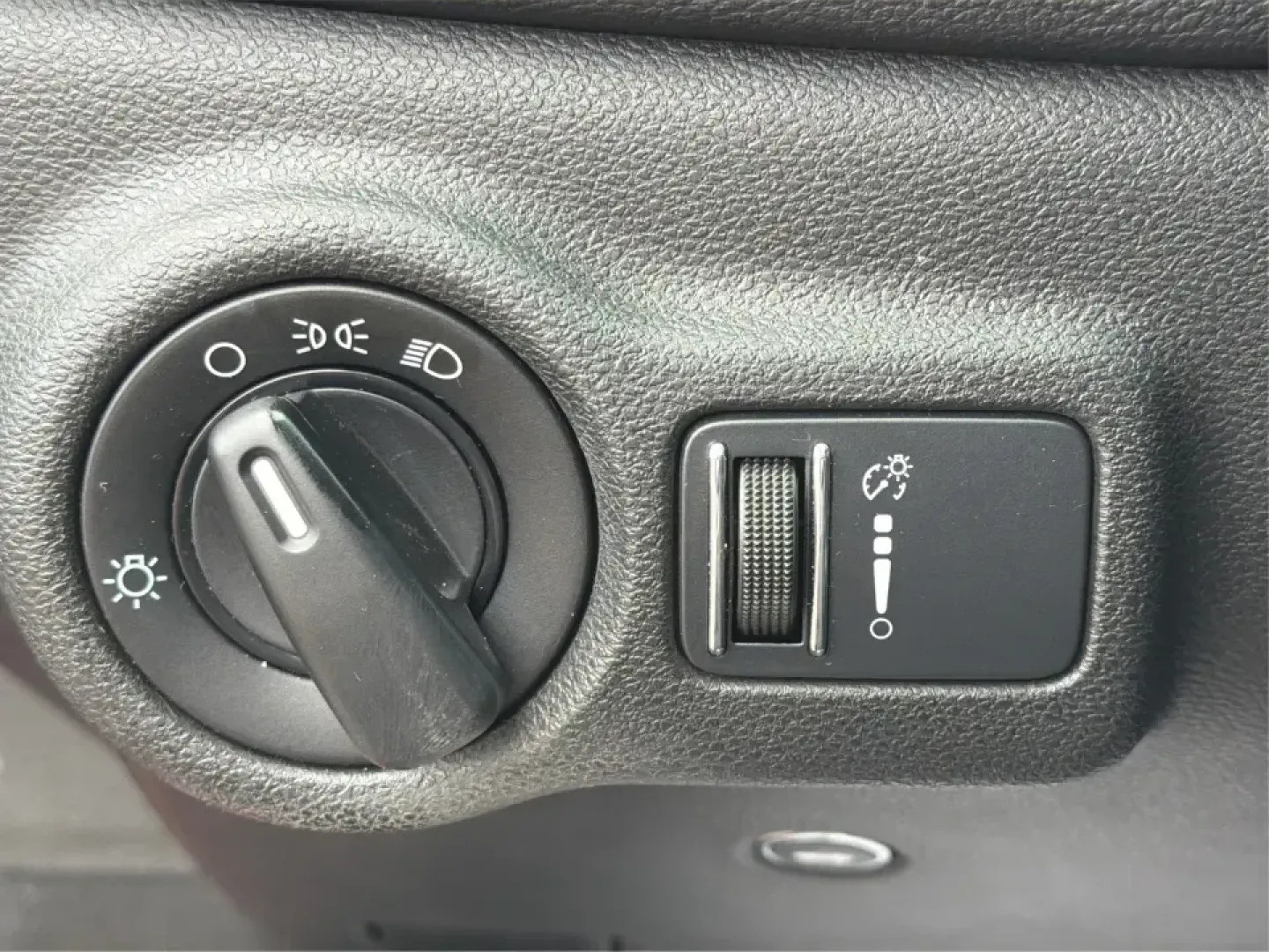 2016 Dodge Dart SXT Sport (1C3CDFFA1GD) with an MultiAir 2L I-4 DOHC engine, Automatic transmission, located at 1184 Kauffman Ave, Fairborn, OH, 45324, (937) 908-9800, 39.807072, -84.030914 - **Experience the Thrill of the Road with the 2016 Dodge Dart SXT Sport - Your Perfect Commuter Sedan!**<br /> <br /> At Advantage Car and Credit in Fairborn, OH, we understand that finding the right vehicle is about more than just getting from point A to B-it's about embracing your lifestyle. Whethe - Photo#17