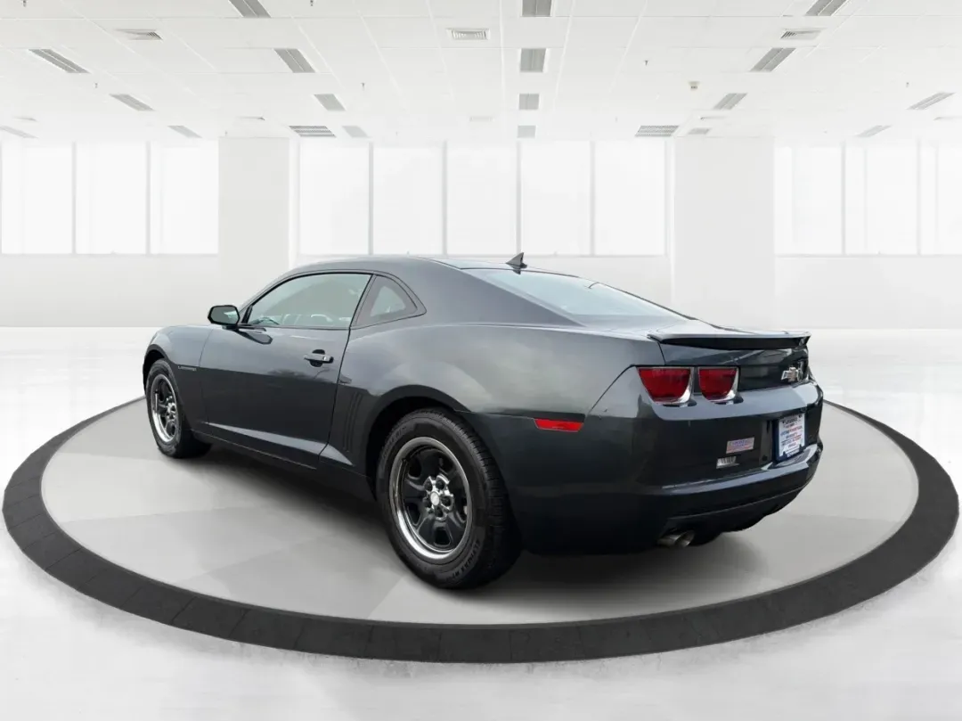 2013 Chevrolet Camaro 2LS (2G1FA1E35D9) with an 3.6L V-6 gasoline direct injection engine, located at 1951 S Dayton Lakeview Rd., New Carlisle, OH, 45344, (937) 908-9800, 39.890999, -84.050255 - Experience the thrill of the open road with the 2013 Chevrolet Camaro 2LS, an exhilarating coupe that effortlessly blends style, performance, and practicality. Ideal for weekend adventures, daily commuting, or simply turning heads as you cruise through Troy, OH, this vehicle is built for those who a - Photo#4