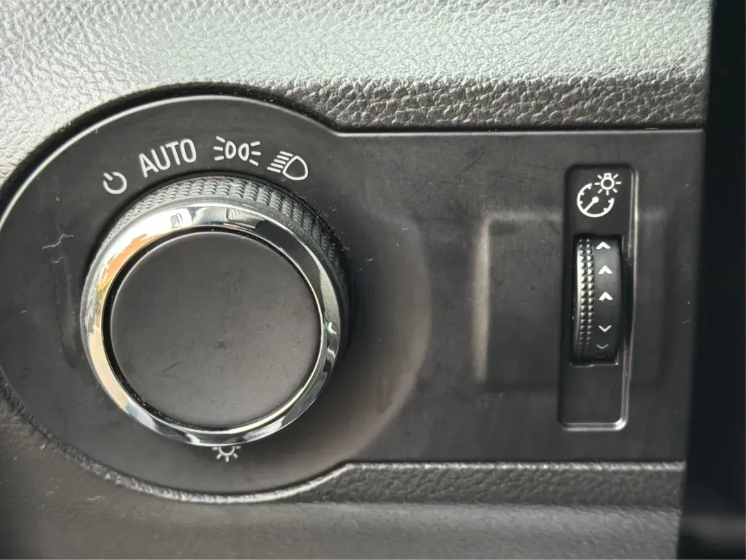 2013 Chevrolet Camaro 2LS (2G1FA1E35D9) with an 3.6L V-6 gasoline direct injection engine, located at 1951 S Dayton Lakeview Rd., New Carlisle, OH, 45344, (937) 908-9800, 39.890999, -84.050255 - Experience the thrill of the open road with the 2013 Chevrolet Camaro 2LS, an exhilarating coupe that effortlessly blends style, performance, and practicality. Ideal for weekend adventures, daily commuting, or simply turning heads as you cruise through Troy, OH, this vehicle is built for those who a - Photo#16