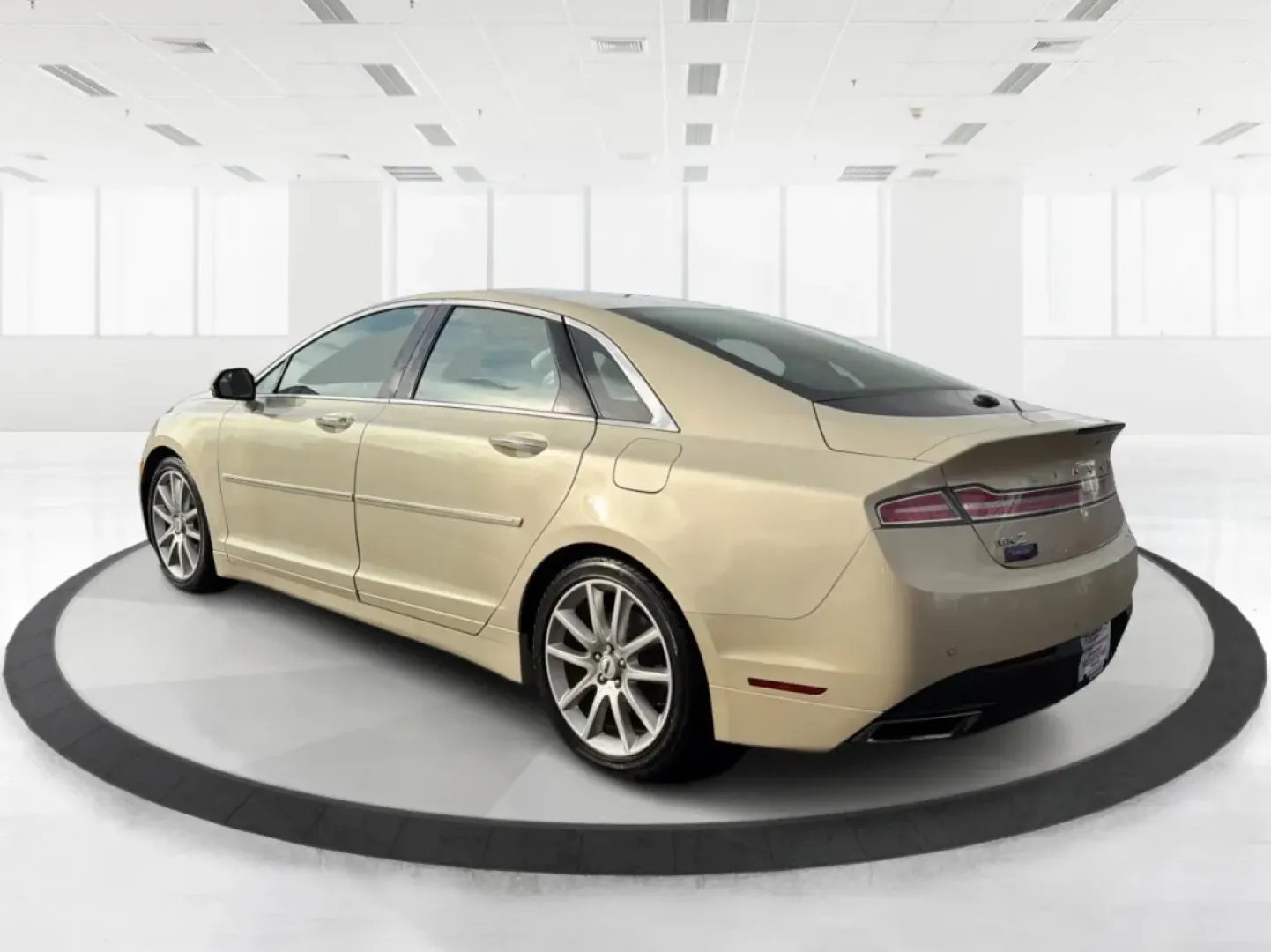 2016 Lincoln MKZ Base (3LN6L2G96GR) with an 2.0L L4 DOHC 16V engine, 6A transmission, located at 880 E. National Road, Vandalia, OH, 45377, (937) 908-9800, 39.891918, -84.183594 - **Elevate Your Commuting Experience with the 2016 Lincoln MKZ at Advantage Car and Credit - Vandalia!**<br /> <br /> Are you ready to transform your daily commute into a luxurious experience? The 2016 Lincoln MKZ is the perfect blend of sophistication and performance, ideal for those who refuse to c - Photo#4