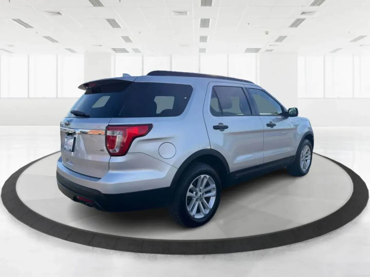 2017 Ford Explorer Base (1FM5K8BH9HG) with an 2.3L L4 DOHC 16V engine, 6A transmission, located at 4508 South Dixie Dr, Moraine, OH, 45439, (937) 908-9800, 39.689976, -84.218452 - **Discover Adventure with the 2017 Ford Explorer at Advantage Car and Credit in Piqua, OH!** <br /> <br /> Are you ready to take your family adventures or weekend getaways to the next level? The 2017 Ford Explorer is the perfect companion for those who crave exploration, comfort, and reliability. Wi - Photo#2