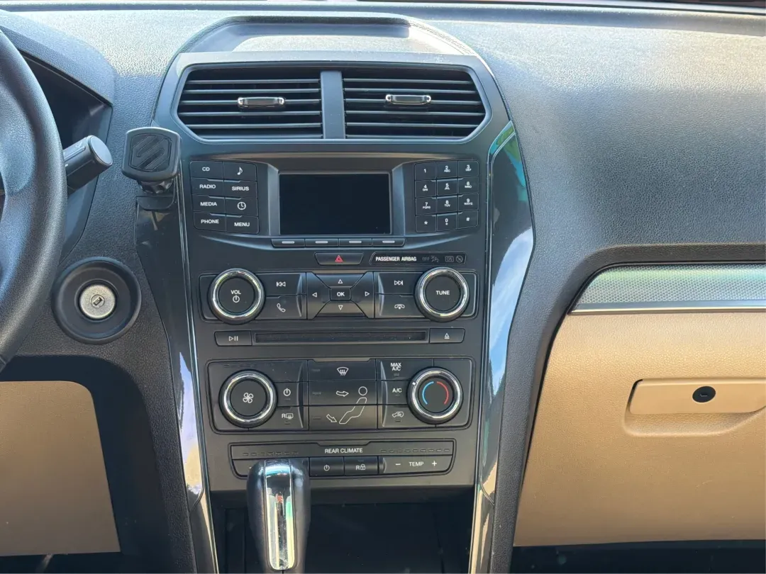 2017 Ford Explorer Base (1FM5K8BH9HG) with an Other engine, located at 880 E. National Road, Vandalia, OH, 45377, (937) 908-9800, 39.891918, -84.183594 - **Discover Adventure with the 2017 Ford Explorer at Advantage Car and Credit in Piqua, OH!** <br /> <br /> Are you ready to take your family adventures or weekend getaways to the next level? The 2017 Ford Explorer is the perfect companion for those who crave exploration, comfort, and reliability. Wi - Photo#13