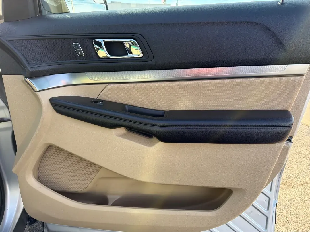 2017 Ford Explorer Base (1FM5K8BH9HG) with an Other engine, located at 880 E. National Road, Vandalia, OH, 45377, (937) 908-9800, 39.891918, -84.183594 - **Discover Adventure with the 2017 Ford Explorer at Advantage Car and Credit in Piqua, OH!** <br /> <br /> Are you ready to take your family adventures or weekend getaways to the next level? The 2017 Ford Explorer is the perfect companion for those who crave exploration, comfort, and reliability. Wi - Photo#20