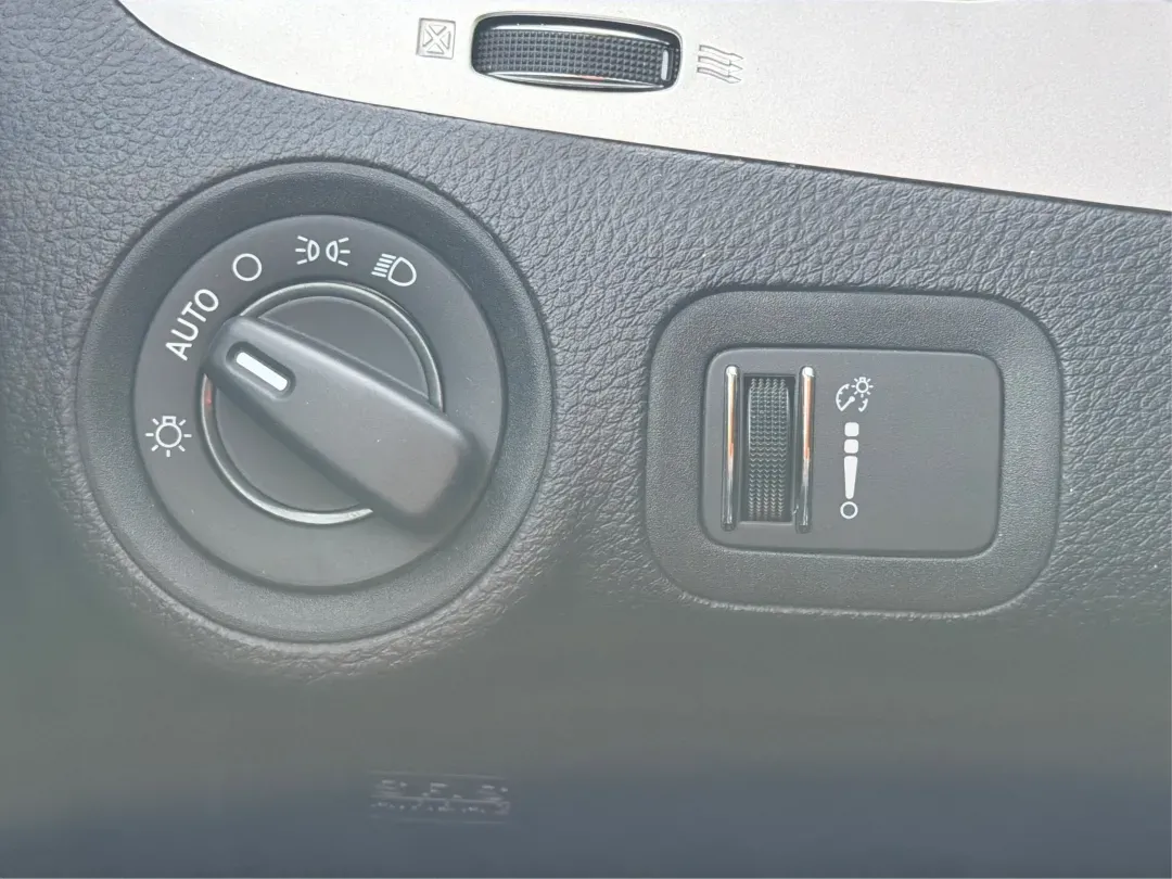 2020 Dodge Journey SE Value (3C4PDCABXLT) with an Tigershark MultiAir 2.4L I-4 DOHC engine, located at 401 Woodman Dr, Riverside, OH, 45431, (937) 908-9800, 39.760899, -84.123421 - **Discover Adventure with the 2020 Dodge Journey SE Value - Perfect for Your Family Road Trips!**<br /> <br /> Are you ready to elevate your family's adventures or daily commutes? Look no further than the 2020 Dodge Journey SE Value SUV, available now at Advantage Car and Credit - Riverside! This ve - Photo#17