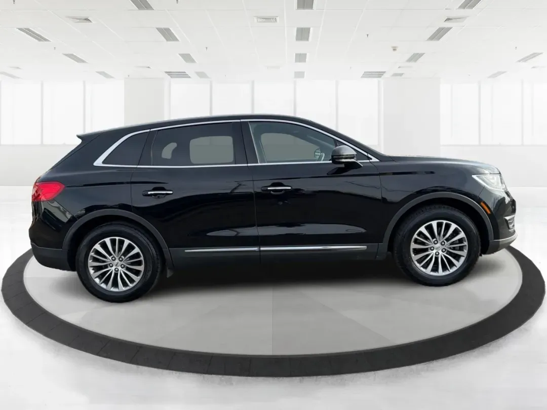 2017 Lincoln MKX Select (2LMPJ6KR7HB) with an 3.7L V6 DOHC 24V engine, 6A transmission, located at 8750 N County Rd 25A, Piqua, OH, 45356, (937) 908-9800, 40.164391, -84.232513 - **Elevate Your Family Adventures with the 2017 Lincoln MKX at Advantage Car and Credit!**<br /> <br /> Are you ready to transform your daily drive into a luxurious experience? The 2017 Lincoln MKX, available now at Advantage Car and Credit in New Carlisle, OH, is the perfect SUV for families and com - Photo#1