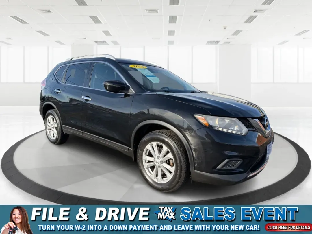 2016 Nissan Rogue SV (KNMAT2MV1GP) with an 2.5L I-4 DOHC engine, located at 880 E. National Road, Vandalia, OH, 45377, (937) 908-9800, 39.891918, -84.183594 - **Experience Adventure with the 2016 Nissan Rogue SV at Advantage Car and Credit - Vandalia!**<br /> <br /> Are you ready to elevate your daily commute or take weekend adventures to the next level? The 2016 Nissan Rogue SV is here to provide you with the perfect blend of comfort, versatility, and ca - Photo#0