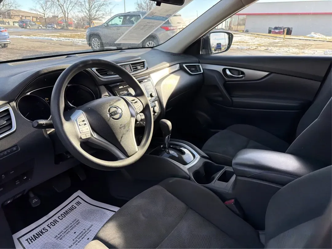 2016 Nissan Rogue SV (KNMAT2MV1GP) with an 2.5L I-4 DOHC engine, located at 880 E. National Road, Vandalia, OH, 45377, (937) 908-9800, 39.891918, -84.183594 - **Experience Adventure with the 2016 Nissan Rogue SV at Advantage Car and Credit - Vandalia!**<br /> <br /> Are you ready to elevate your daily commute or take weekend adventures to the next level? The 2016 Nissan Rogue SV is here to provide you with the perfect blend of comfort, versatility, and ca - Photo#9