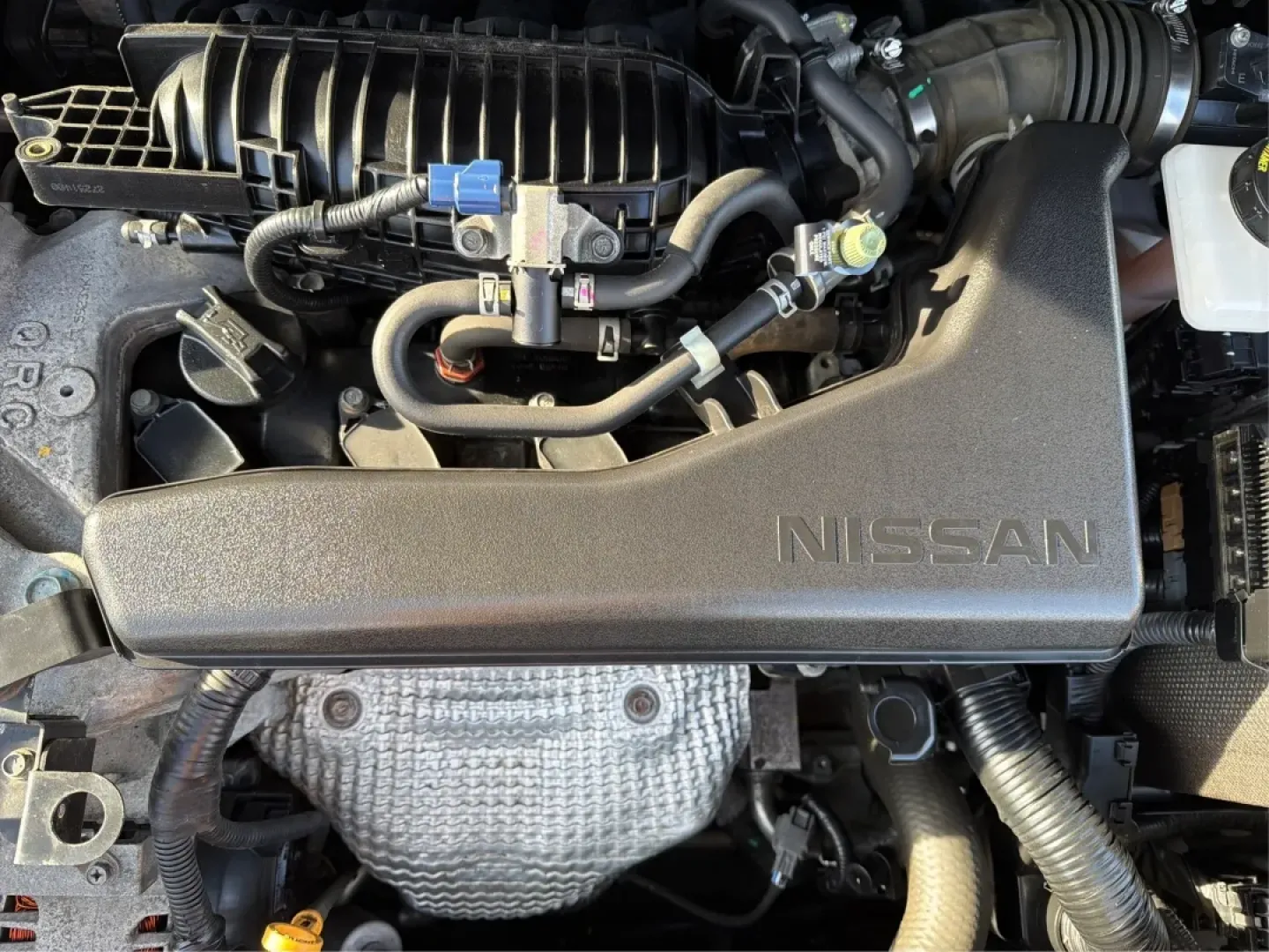 2016 Nissan Rogue SV (KNMAT2MV1GP) with an 2.5L I-4 DOHC engine, located at 880 E. National Road, Vandalia, OH, 45377, (937) 908-9800, 39.891918, -84.183594 - **Experience Adventure with the 2016 Nissan Rogue SV at Advantage Car and Credit - Vandalia!**<br /> <br /> Are you ready to elevate your daily commute or take weekend adventures to the next level? The 2016 Nissan Rogue SV is here to provide you with the perfect blend of comfort, versatility, and ca - Photo#11