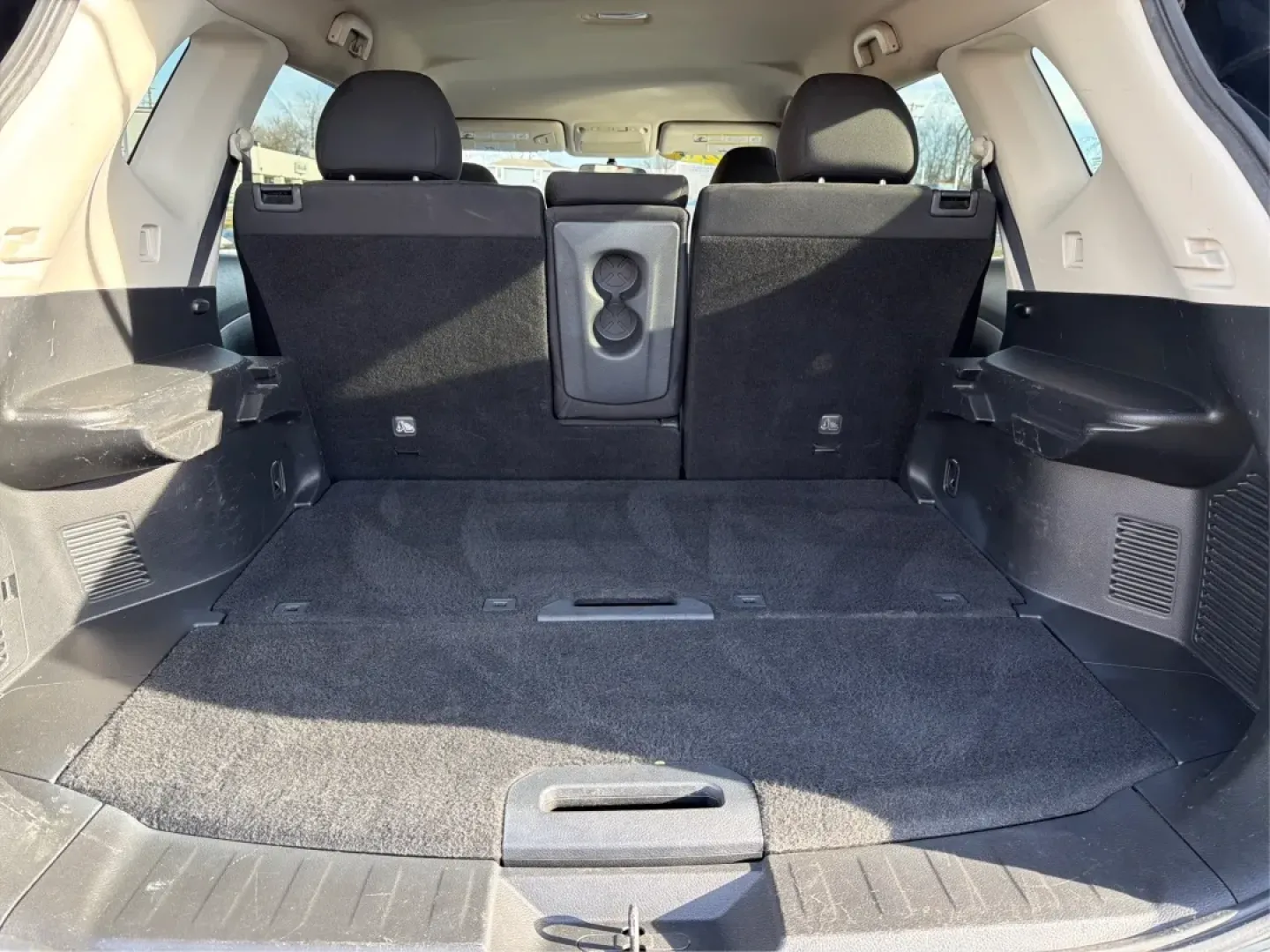 2016 Nissan Rogue SV (KNMAT2MV1GP) with an 2.5L I-4 DOHC engine, located at 880 E. National Road, Vandalia, OH, 45377, (937) 908-9800, 39.891918, -84.183594 - **Experience Adventure with the 2016 Nissan Rogue SV at Advantage Car and Credit - Vandalia!**<br /> <br /> Are you ready to elevate your daily commute or take weekend adventures to the next level? The 2016 Nissan Rogue SV is here to provide you with the perfect blend of comfort, versatility, and ca - Photo#12