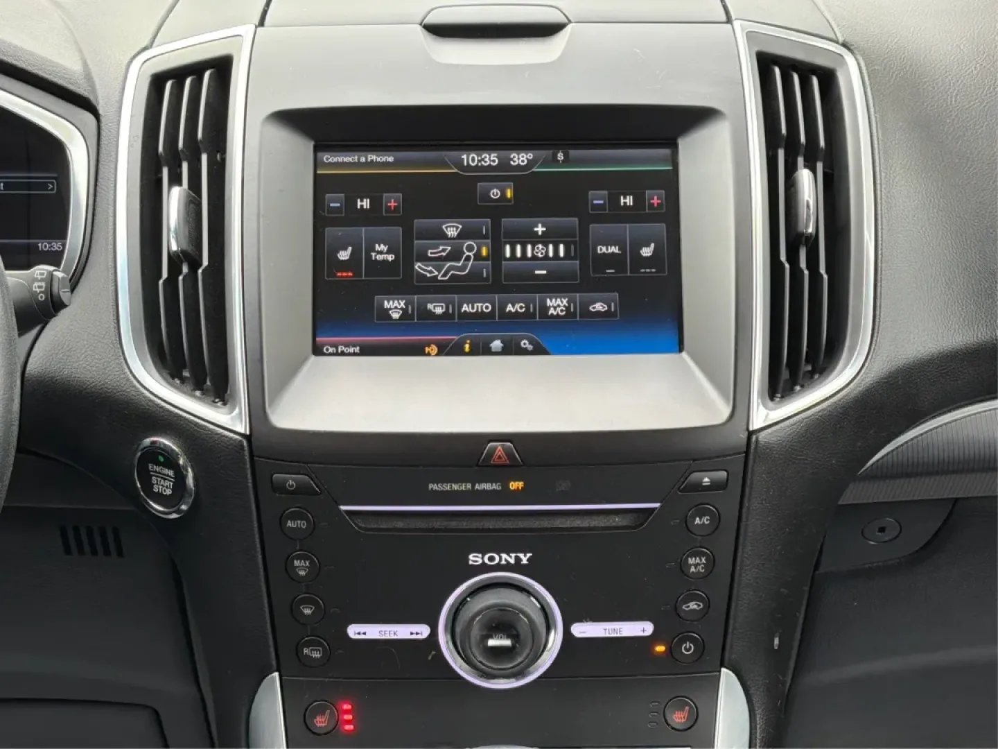 2015 Ford Edge Titanium (2FMTK3K89FB) with an 3.5L V6 DOHC 24V engine, 6A transmission, located at 8750 N County Rd 25A, Piqua, OH, 45356, (937) 908-9800, 40.164391, -84.232513 - **Explore New Horizons with the 2015 Ford Edge Titanium at Advantage Car and Credit**<br /> <br /> If you're on the hunt for a versatile SUV that can handle anything from daily commutes to weekend adventures, look no further than the 2015 Ford Edge Titanium. This sporty utility vehicle is the perfec - Photo#13