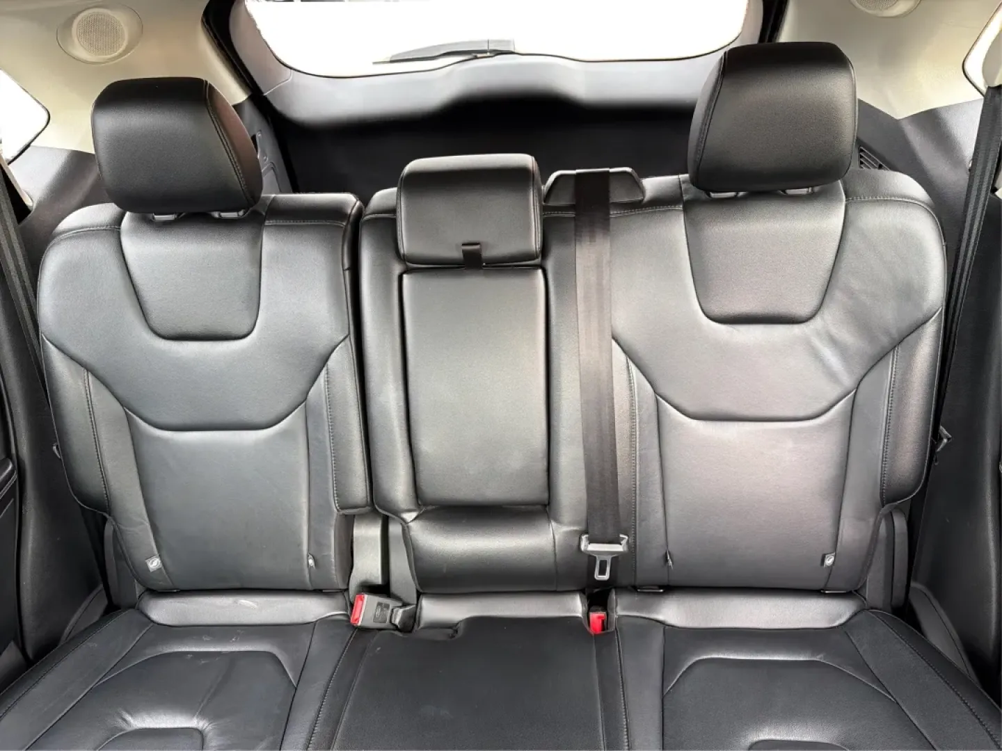 2015 Ford Edge Titanium (2FMTK3K89FB) with an 3.5L V6 DOHC 24V engine, 6A transmission, located at 8750 N County Rd 25A, Piqua, OH, 45356, (937) 908-9800, 40.164391, -84.232513 - **Explore New Horizons with the 2015 Ford Edge Titanium at Advantage Car and Credit**<br /> <br /> If you're on the hunt for a versatile SUV that can handle anything from daily commutes to weekend adventures, look no further than the 2015 Ford Edge Titanium. This sporty utility vehicle is the perfec - Photo#14