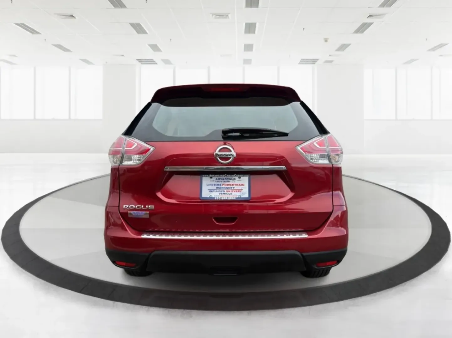 2015 Nissan Rogue S (KNMAT2MT8FP) with an 2.5L I-4 DOHC engine, Continuously Variable Transmission transmission, located at 880 E. National Road, Vandalia, OH, 45377, (937) 908-9800, 39.891918, -84.183594 - **Discover Your Next Adventure with the 2015 Nissan Rogue at Advantage Car and Credit - Piqua**<br /> <br /> Are you ready to elevate your family outings, weekend getaways, or daily commutes? Look no further than the stunning 2015 Nissan Rogue, available now at Advantage Car and Credit, your trusted - Photo#3