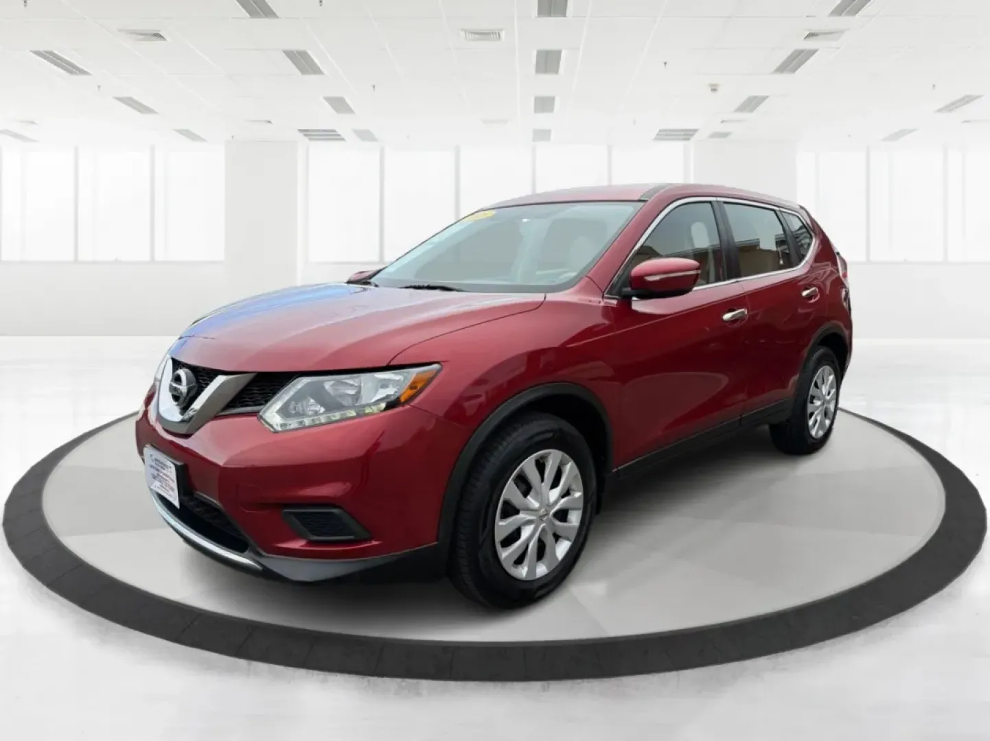 2015 Nissan Rogue S (KNMAT2MT8FP) with an 2.5L I-4 DOHC engine, Continuously Variable Transmission transmission, located at 880 E. National Road, Vandalia, OH, 45377, (937) 908-9800, 39.891918, -84.183594 - **Discover Your Next Adventure with the 2015 Nissan Rogue at Advantage Car and Credit - Piqua**<br /> <br /> Are you ready to elevate your family outings, weekend getaways, or daily commutes? Look no further than the stunning 2015 Nissan Rogue, available now at Advantage Car and Credit, your trusted - Photo#8