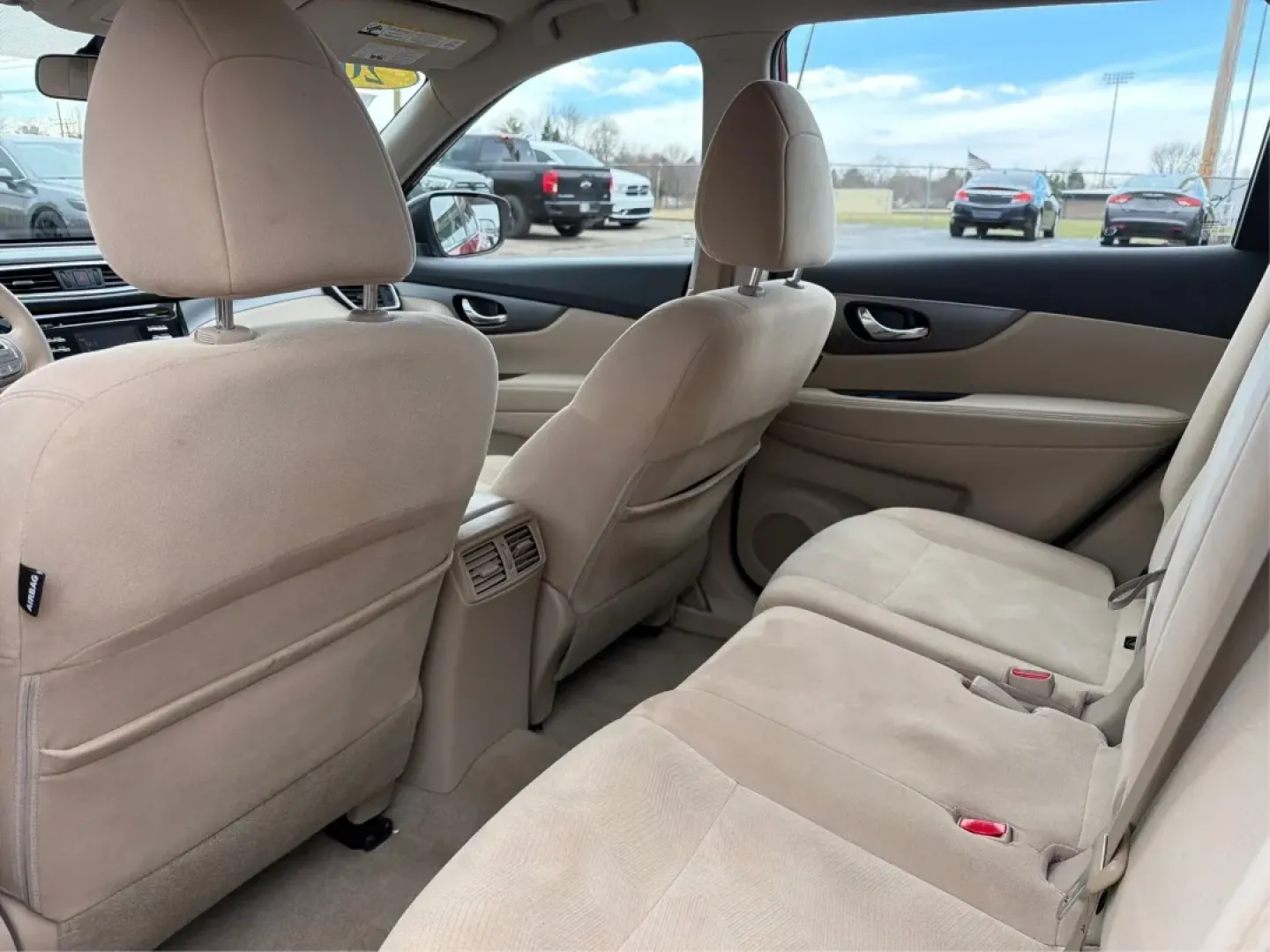 2015 Nissan Rogue S (KNMAT2MT8FP) with an 2.5L I-4 DOHC engine, Continuously Variable Transmission transmission, located at 880 E. National Road, Vandalia, OH, 45377, (937) 908-9800, 39.891918, -84.183594 - **Discover Your Next Adventure with the 2015 Nissan Rogue at Advantage Car and Credit - Piqua**<br /> <br /> Are you ready to elevate your family outings, weekend getaways, or daily commutes? Look no further than the stunning 2015 Nissan Rogue, available now at Advantage Car and Credit, your trusted - Photo#10