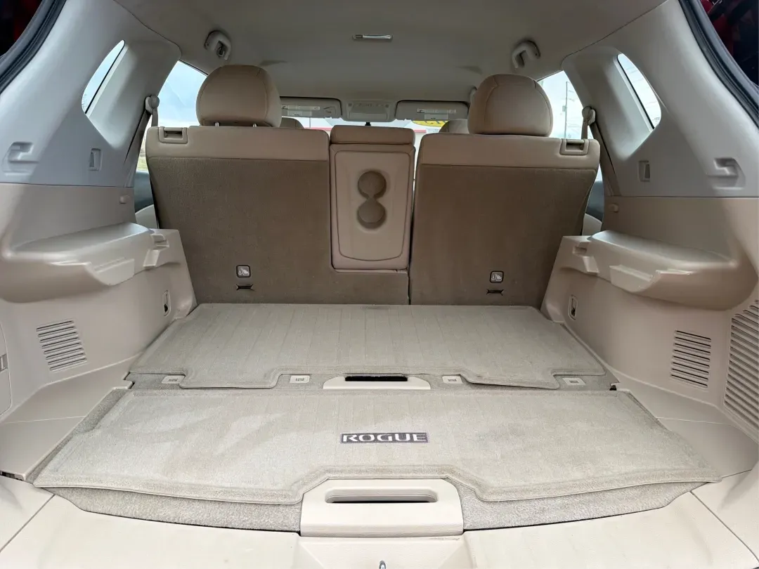 2015 Nissan Rogue S (KNMAT2MT8FP) with an 2.5L I-4 DOHC engine, located at 8750 N County Rd 25A, Piqua, OH, 45356, (937) 908-9800, 40.164391, -84.232513 - **Discover Your Next Adventure with the 2015 Nissan Rogue at Advantage Car and Credit - Piqua**<br /> <br /> Are you ready to elevate your family outings, weekend getaways, or daily commutes? Look no further than the stunning 2015 Nissan Rogue, available now at Advantage Car and Credit, your trusted - Photo#12