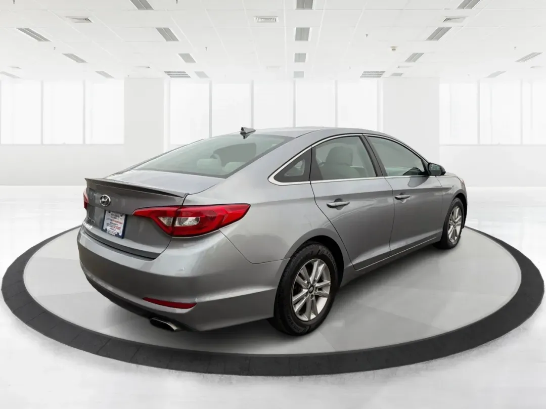 2017 Hyundai Sonata Base (5NPE24AF8HH) with an Other engine, located at 4508 South Dixie Dr, Moraine, OH, 45439, (937) 908-9800, 39.689976, -84.218452 - ### Drive Your Dream: 2017 Hyundai Sonata Perfect for Families and Commuters Alike!<br /> <br /> Looking for a reliable sedan that fits seamlessly into your busy lifestyle? The 2017 Hyundai Sonata is here to make every drive a pleasure, whether you're commuting to work, shuttling kids to soccer pra - Photo#2