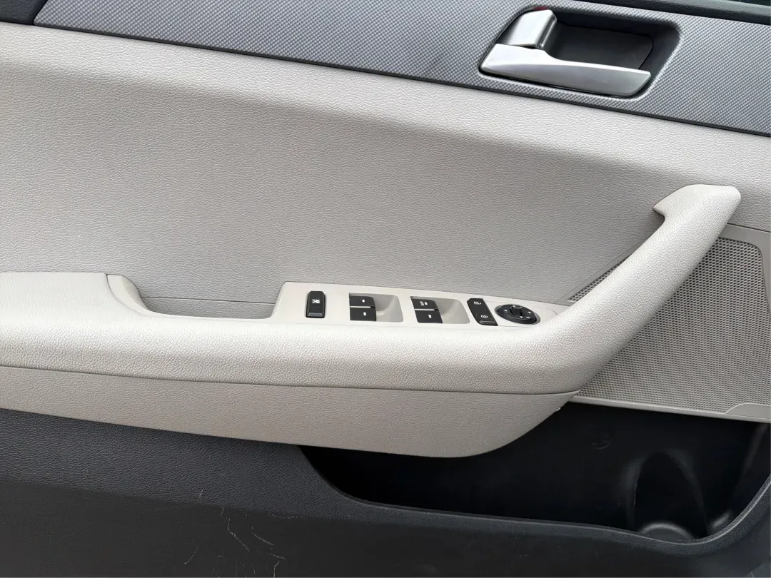 2017 Hyundai Sonata Base (5NPE24AF8HH) with an Other engine, located at 4508 South Dixie Dr, Moraine, OH, 45439, (937) 908-9800, 39.689976, -84.218452 - ### Drive Your Dream: 2017 Hyundai Sonata Perfect for Families and Commuters Alike!<br /> <br /> Looking for a reliable sedan that fits seamlessly into your busy lifestyle? The 2017 Hyundai Sonata is here to make every drive a pleasure, whether you're commuting to work, shuttling kids to soccer pra - Photo#17