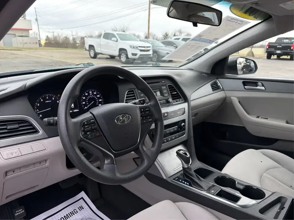 2017 Hyundai Sonata Base (5NPE24AF8HH) with an 2.4L L4 DOHC 16V engine, 7A transmission, located at 880 E. National Road, Vandalia, OH, 45377, (937) 908-9800, 39.891918, -84.183594 - ### Drive Your Dream: 2017 Hyundai Sonata Perfect for Families and Commuters Alike!<br /> <br /> Looking for a reliable sedan that fits seamlessly into your busy lifestyle? The 2017 Hyundai Sonata is here to make every drive a pleasure, whether you're commuting to work, shuttling kids to soccer pra - Photo#9