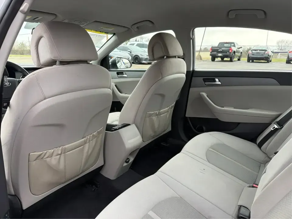 2017 Hyundai Sonata Base (5NPE24AF8HH) with an 2.4L L4 DOHC 16V engine, 7A transmission, located at 880 E. National Road, Vandalia, OH, 45377, (937) 908-9800, 39.891918, -84.183594 - ### Drive Your Dream: 2017 Hyundai Sonata Perfect for Families and Commuters Alike!<br /> <br /> Looking for a reliable sedan that fits seamlessly into your busy lifestyle? The 2017 Hyundai Sonata is here to make every drive a pleasure, whether you're commuting to work, shuttling kids to soccer pra - Photo#10